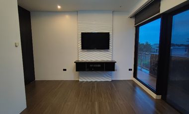 For Sale: Fully Furnished Industrial and Elegant 3 Storey home, San Fernando