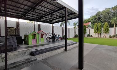 For Sale: Fully Furnished Industrial and Elegant 3 Storey home, San Fernando