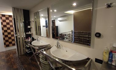 For Sale: Fully Furnished Industrial and Elegant 3 Storey home, San Fernando