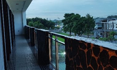 For Sale: Fully Furnished Industrial and Elegant 3 Storey home, San Fernando