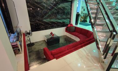 For Sale: Fully Furnished Industrial and Elegant 3 Storey home, San Fernando