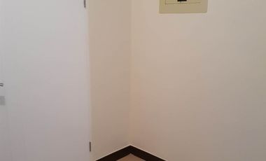 Fully Furnished 1-Bedroom Penthouse Unit at Torre De Manila For Sale