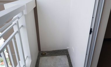 Fully Furnished 1-Bedroom Penthouse Unit at Torre De Manila For Sale