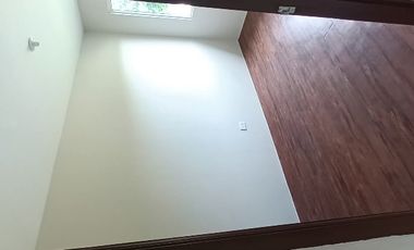 Corner Lot RFO!!!Executive Townhomes in Imus, Cavite!! Near Open Canal