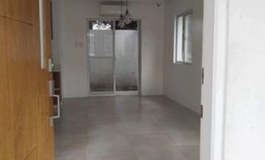 Townhouse for Rent/Sale at Betterliving, Paranaque City