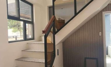 2 Storey House with Basement for Sale in Woodsgate, Baguio City