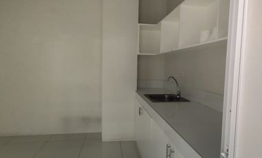 567 sqm Bright and Airy Office Suites Available in Quezon City