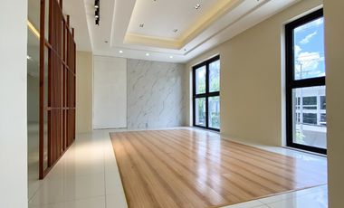 567 sqm Bright and Airy Office Suites Available in Quezon City