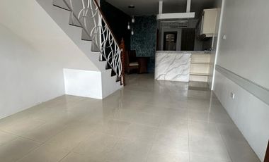 Townhouse for sale in Kandi Paramount in Angeles City just beside Kandi Condos