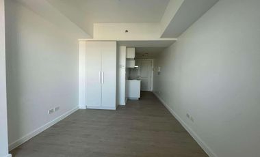 Azure North- The Resort Residences RTO, Studio w/ balcony in CSFP for Sale