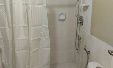 2BR with Balcony,newly renovated furnished, a bit interiored