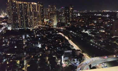 2BR with Balcony,newly renovated furnished, a bit interiored