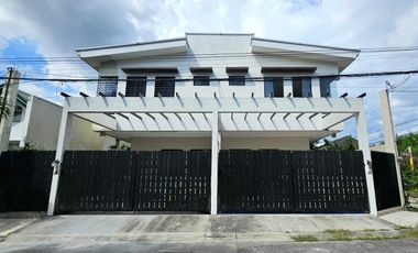 Three (3) bedrooms duplex house in BFISHAI BF Homes Las Pinas near Southvile