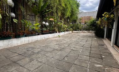 Liveable 5BR House on Large Lot in Mandaluyong – Redevelopment Opportunity