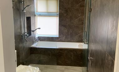 Pulu Amsic Subdivision 5BR w/ pool, parking in Angeles City, Pampanga