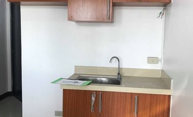 1 Bedroom unit with Balcony For Sale in Bayportwest Tambo, Parañaque