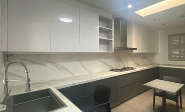 Beautiful White Duplex House in the heart of Makati City