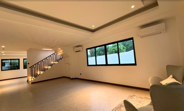 For Sale 4 Bedrooms Greenheights Village House at Parañaque City