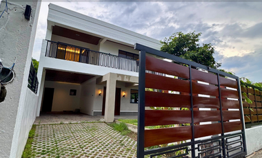 For Sale 4 Bedrooms Greenheights Village House at Parañaque City