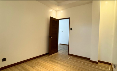 For Sale 4 Bedrooms Greenheights Village House at Parañaque City
