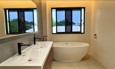 For Sale 4 Bedrooms Greenheights Village House at Parañaque City