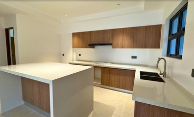 For Sale 4 Bedrooms Greenheights Village House at Parañaque City