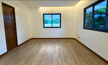 For Sale 4 Bedrooms Greenheights Village House at Parañaque City