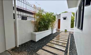 For Sale 4 Bedrooms Greenheights Village House at Parañaque City