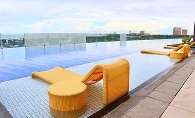 Executive 1BR Condo with Balcony in Mactan Newtown (Seaview)