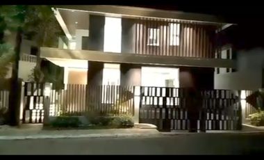 Hillsborough House and Lot