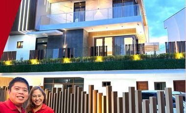 For sale 3 Level House with Roof Deck and Pool (PWD Friendly Ramp access)