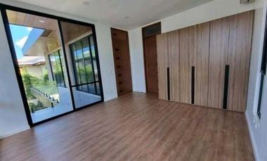 JSL BRAND NEW HOUSE AYALA ALABANG VILLAGE 158M