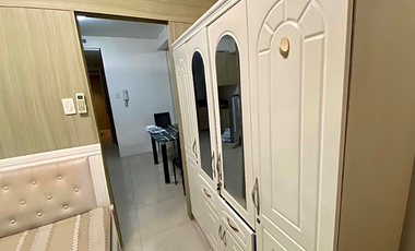 For Rent 1 Bedroom with balcony Shore Residences Condominium at MOA