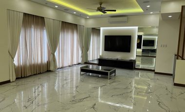 For Sale/Rent! New Penthouse, Bi-level, 5BR, interior design, with 1 carparks,Semi furnished. at Brio Makati.