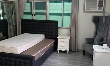PN55475 House with Pool For Rent in Makati City