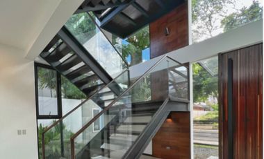 For Sale: 4 Bedroom House in Hillsborough Alabang Village Muntinlupa