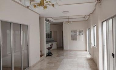House and Lot Rent at Merville, Paranaque City