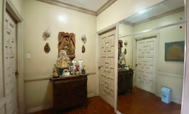 For Sale House w/ pool, 6-BR, 6 parking facing West P 280k/sqm, Mandaluyong City