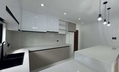 Ready for Move-In Spacious Home at Colinas Verdes Subdivision, Bulacan - Gio