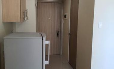 1BR Condominium Unit For Rent at Breeze Residences