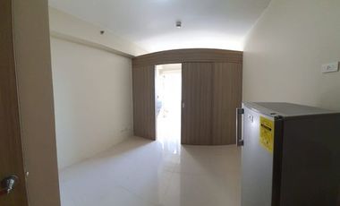 1BR Condominium Unit For Rent at Breeze Residences