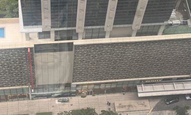 Uptown Ritz: 2BR facing Hyatt BGC