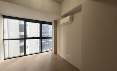 Uptown Ritz: 2BR facing Hyatt BGC