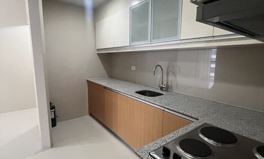 Uptown Ritz: 2BR facing Hyatt BGC