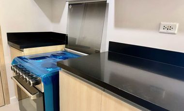 Clean Title Furnished 1BR with Balcony & Parking FOR SALE at Viento at Cerca by Alveo Ayala Alabang