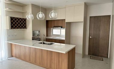 5 Bedroom House and Lot for Sale in Marquee Place, Angeles City Pampanga
