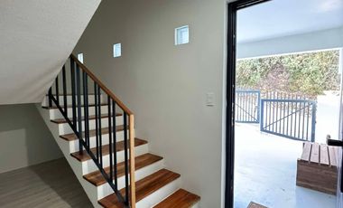 Crystal Dale Subd. House for Sale!