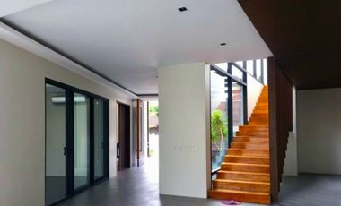 Luxurious 7 Bedroom House and Lot for Rent in Dasmarinas Village, Makati City