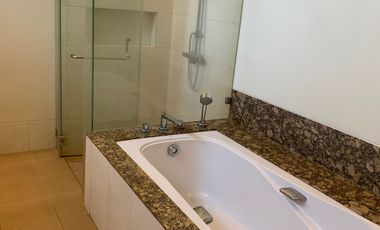 4 Bedroom House for Rent in Urdaneta Village, Makati City