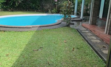 4 Bedroom House for Rent in Urdaneta Village, Makati City